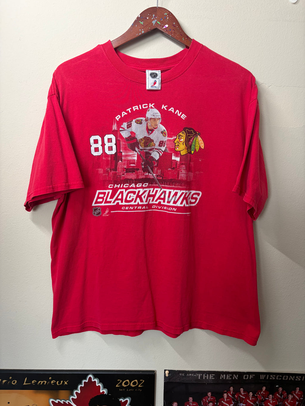 Patrick Kane #88 “Skyline” T Shirt (XL)
