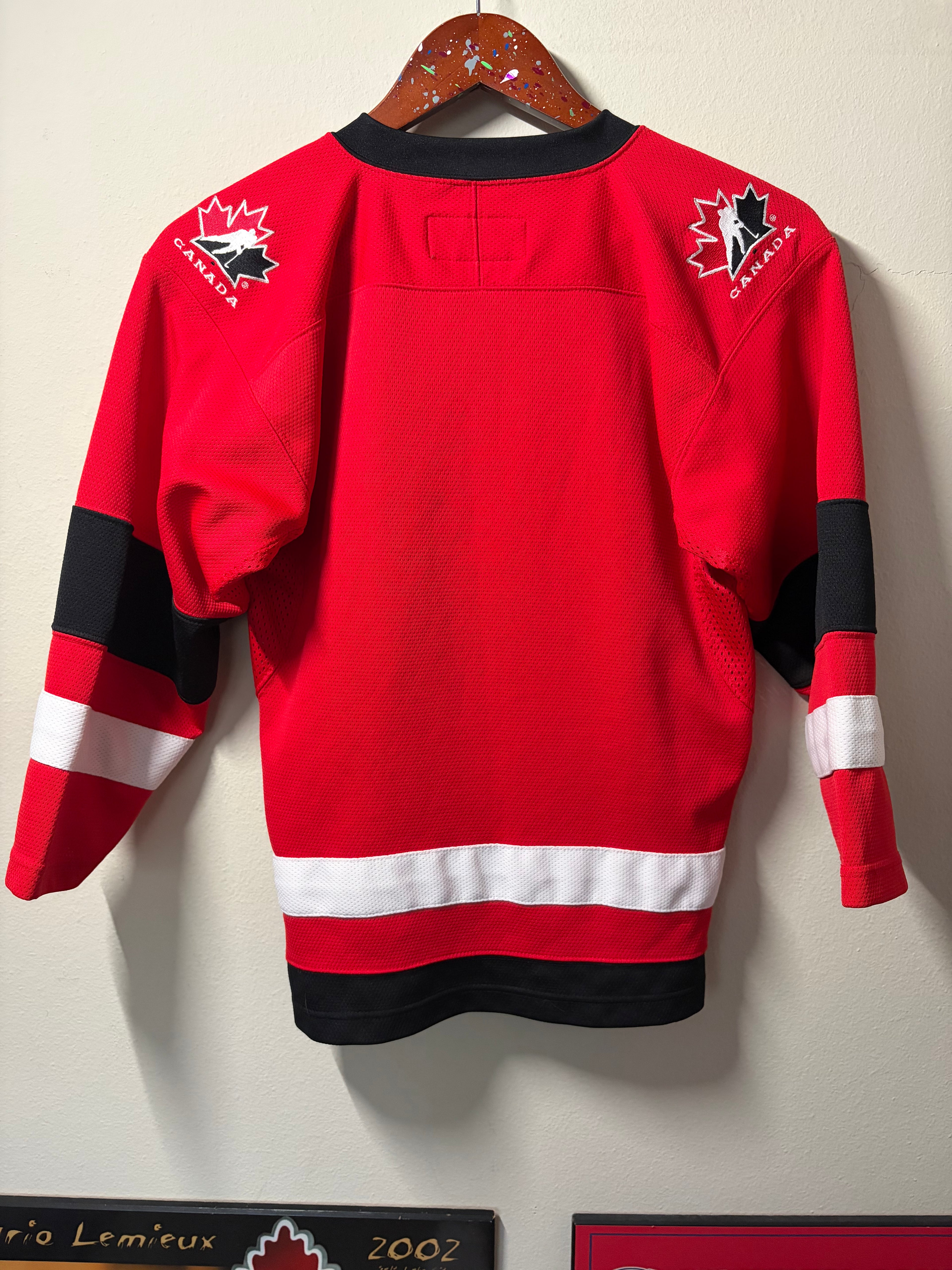 Vintage Canada Nike Youth Jersey (Y-XL)