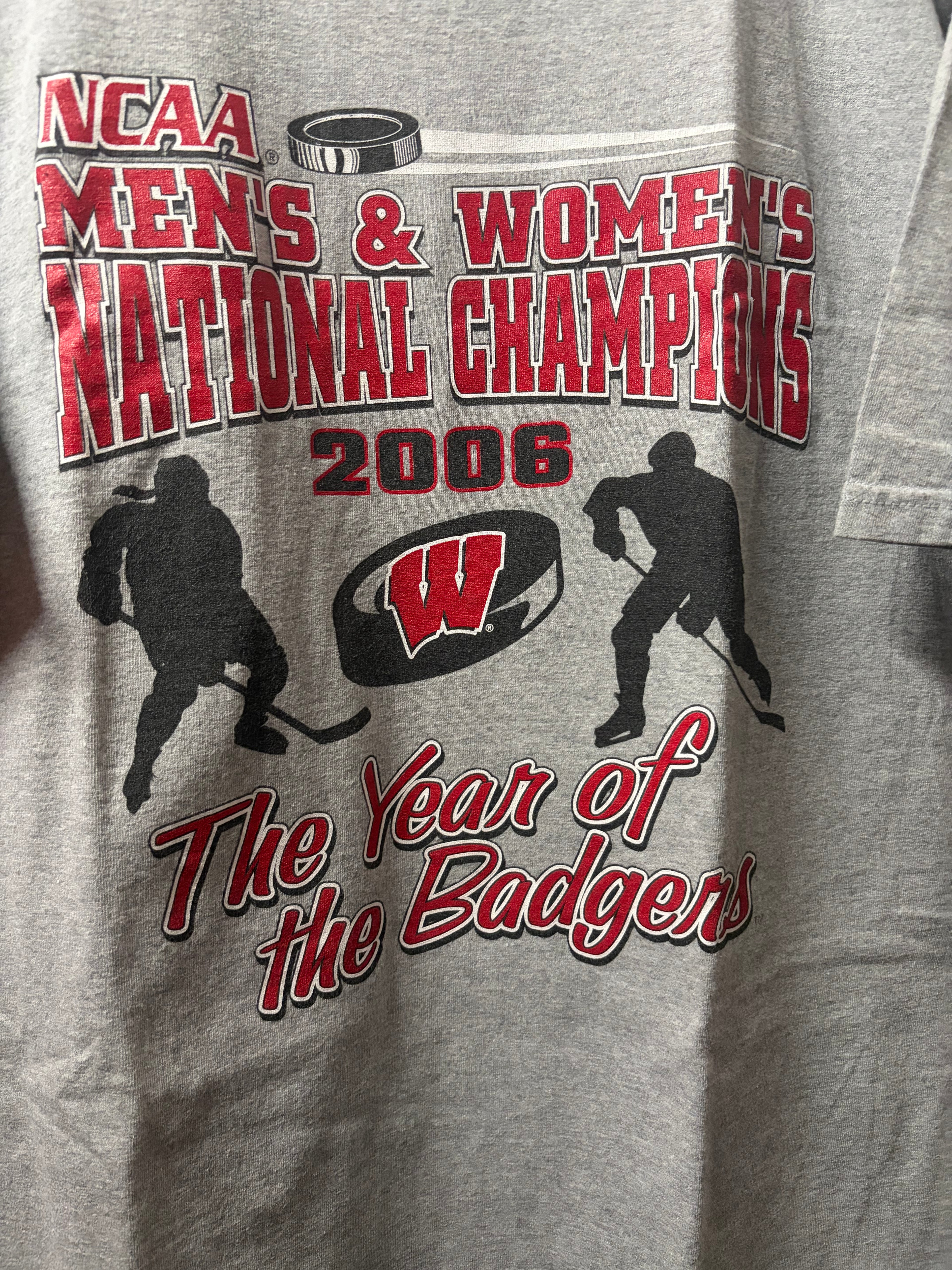 Wisconsin Badgers 2006 Double National Champions T Shirt (XXL)
