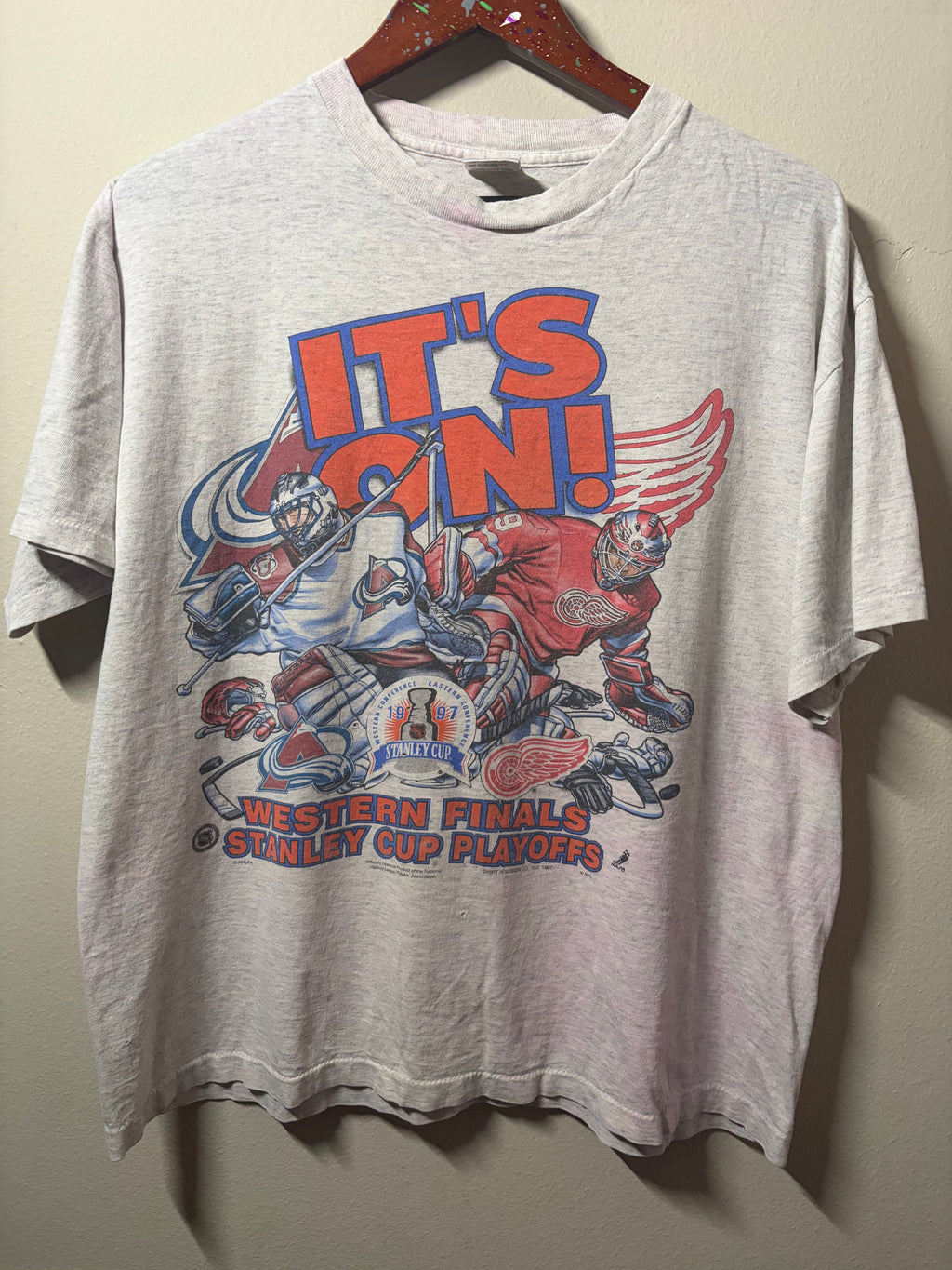 Vintage 1997 Red Wings/Avalanche Goalies T Shirt (XL)
