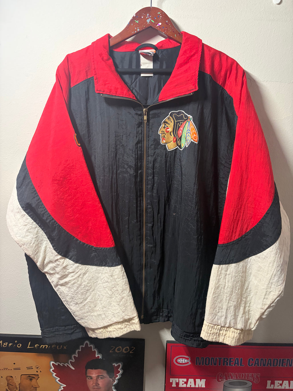 Vintage Blackhawks Apex One Puffer Jacket (Large)