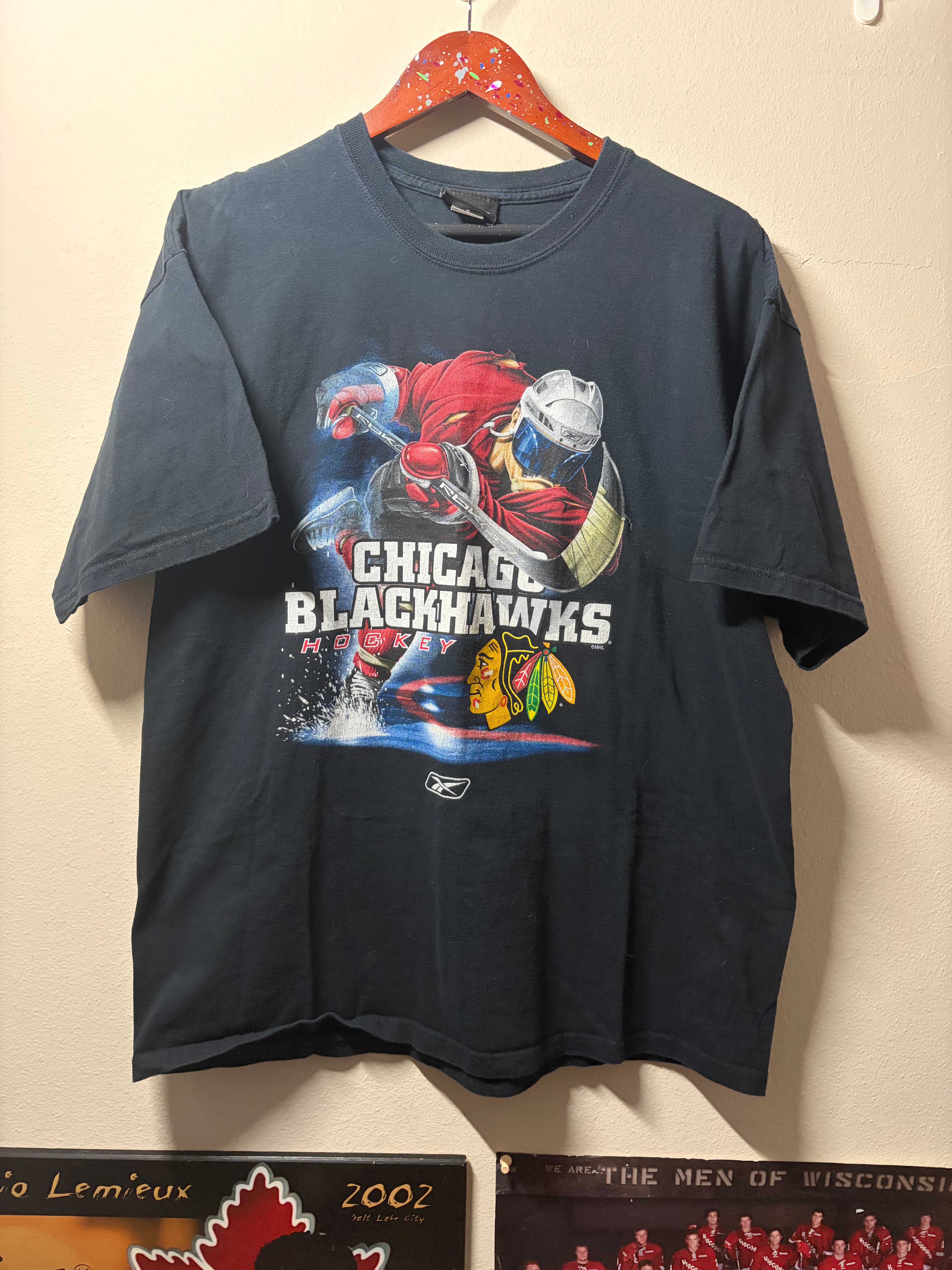 Blackhawks Reebok Player Graphic T Shirt (XL) – Triple Deke Hockey