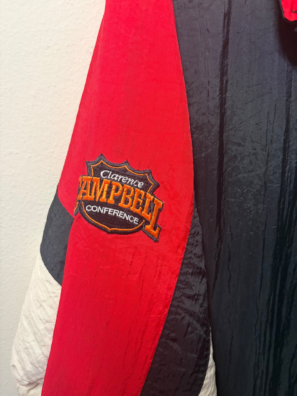 Vintage Blackhawks Apex One Puffer Jacket (Large)