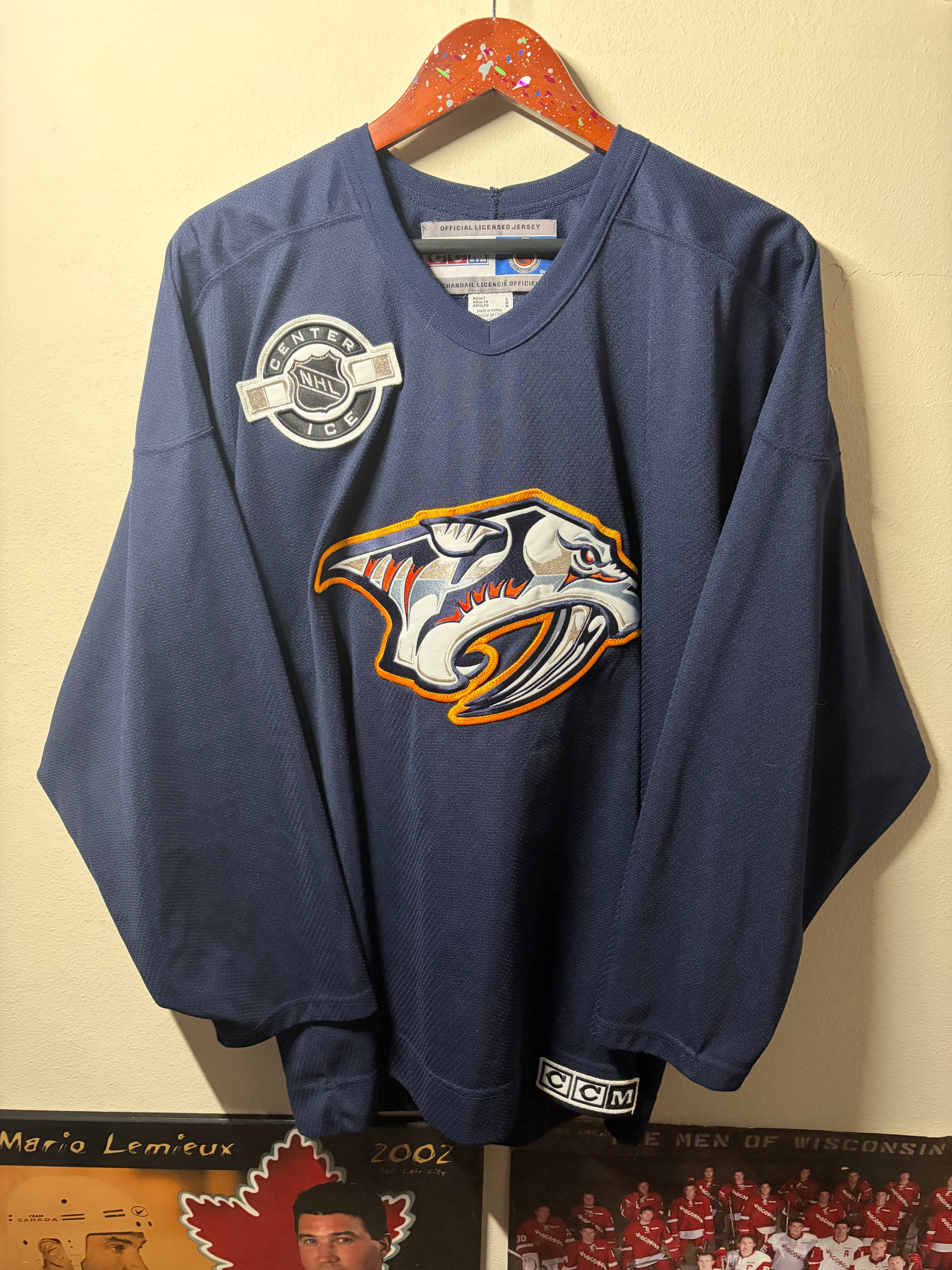 Vintage Nashville Predators Practice Jersey (Large)