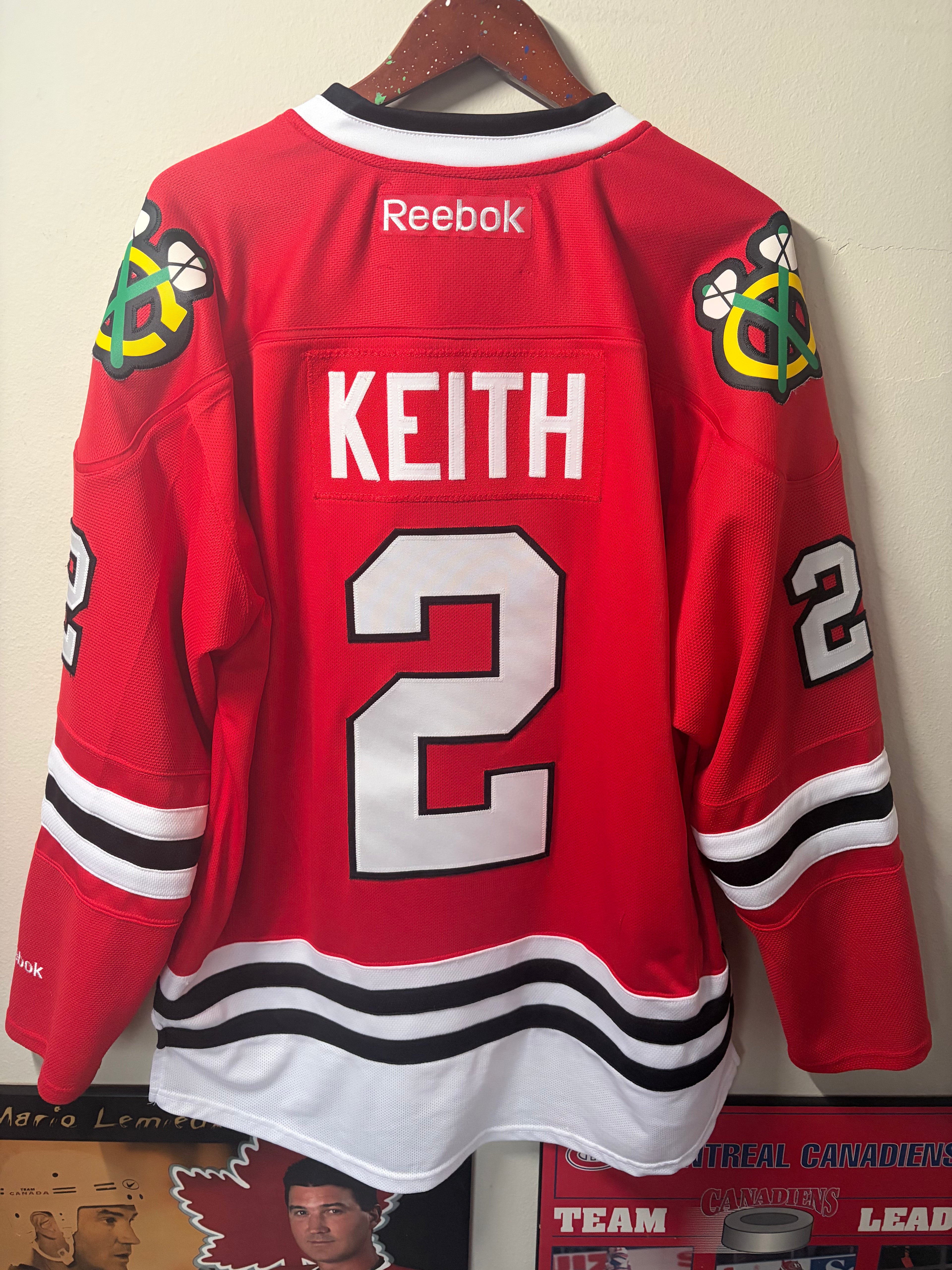 Duncan Keith #2 Reebok Jersey (XL)